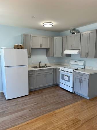 3BR/1BA Apartment · Berkeley photo 4