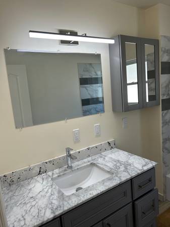 3BR/1BA Apartment · Berkeley photo 3