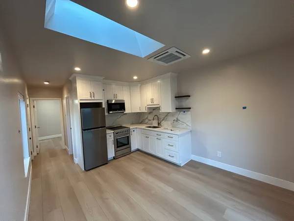1BR/1BA Single Family House on Fairview Dr · Napa photo 2