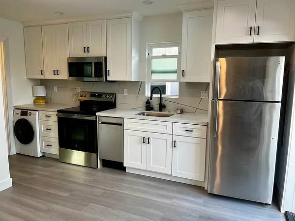 1BR/1BA In Law Adu on 3rd Ave · San Bruno photo 2