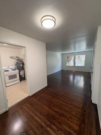 1BR/1BA Apartment · Berkeley photo 2