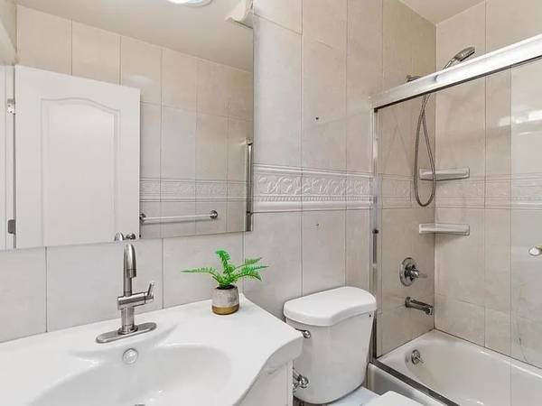 Great Price! In-unit W/d! Remodeled! Parking Available! Roof Deck! Dishwasher! photo 5