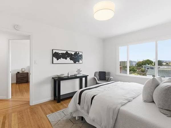 Great Price! In-unit W/d! Remodeled! Parking Available! Roof Deck! Dishwasher!