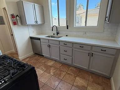 1BR/1BA Apartment on Filbert St · Oakland photo 5