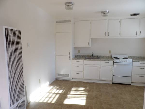 2BR/1BA Apartment · Boyes Hot Springs photo 3