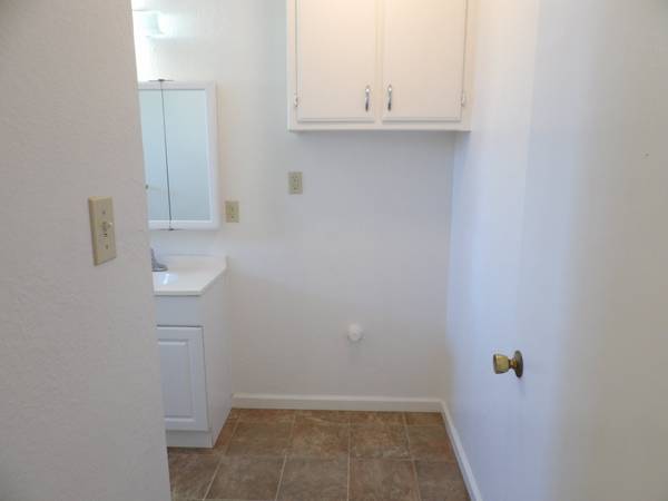 2BR/1BA Apartment · Boyes Hot Springs photo 4