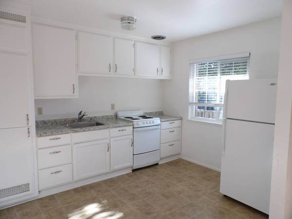 2BR/1BA Apartment · Boyes Hot Springs photo 2