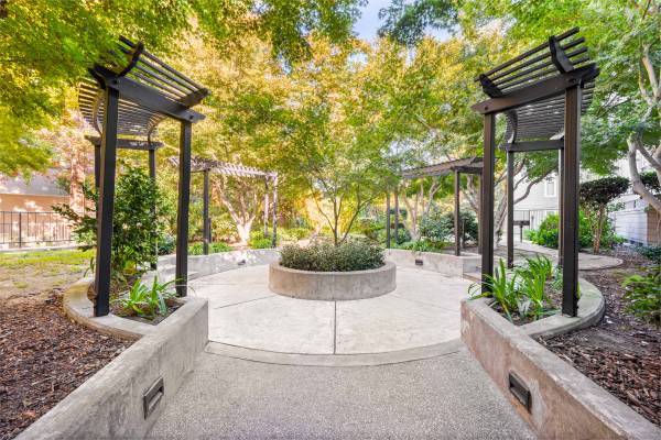 Apartments on Botelho Drive · Walnut Creek photo 3