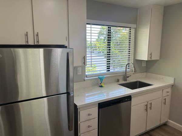 2BR/1BA Apartment on Springtown Blvd 19j · Livermore photo 2
