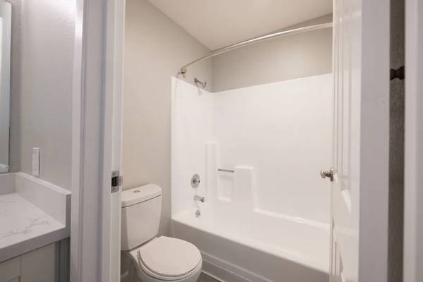 2BR/1BA Apartment on Springtown Blvd 19j · Livermore photo 3
