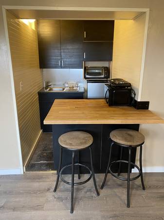 0BR/1BA In Law Adu · Oakland photo 2