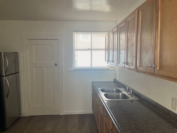 2BR/1BA Apartment · Vallejo photo 3
