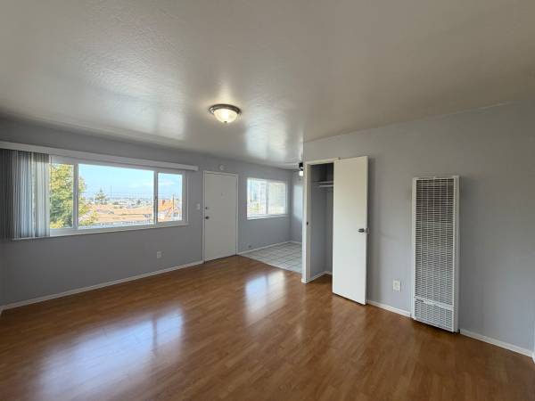 1925 10th Avenue, Oakland, CA 94606 photo 4