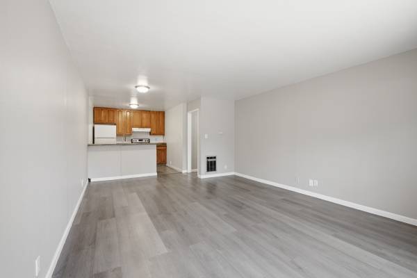 Apartments on Industrial Pkwy · Hayward photo 3