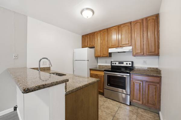 Apartments on Industrial Pkwy · Hayward photo 2