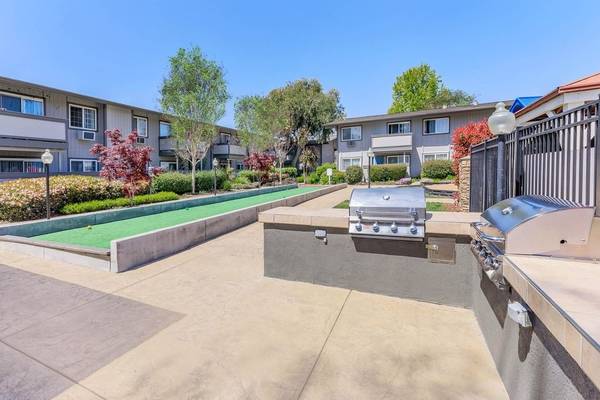Creekside Apartments photo 5