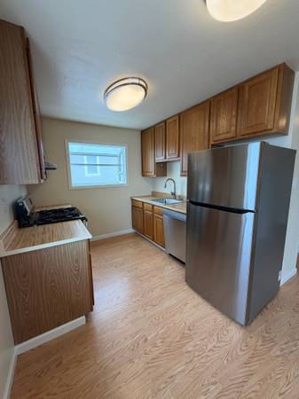 Apartments on Esplanade Ave · Daly City photo 3