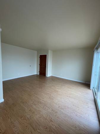 Apartments on Esplanade Ave · Daly City photo 2