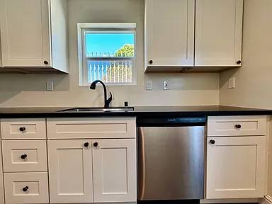 2BR/1BA In Law Adu on 108th Ave · Oakland photo 5