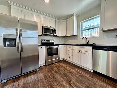 2BR/1BA In Law Adu on 108th Ave · Oakland photo 2