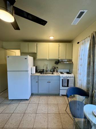1BR/1BA Duplex · Emeryville photo 4