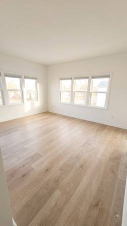 0BR/1BA Apartment on 11th Avenue · Oakland photo 3