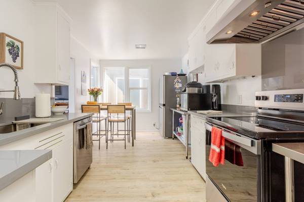 2BR/1BA Condo · San Francisco photo 3