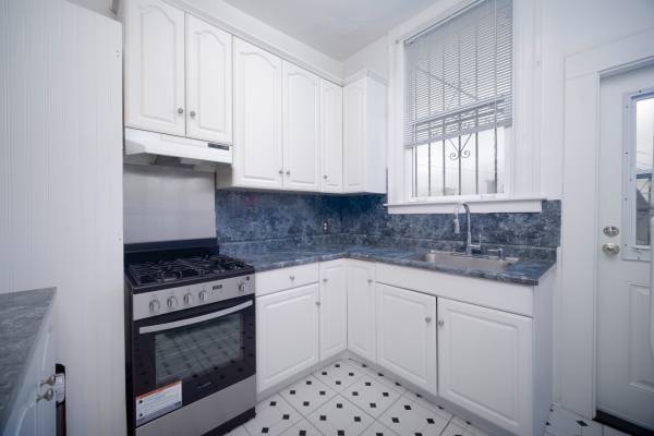 2BR/1BA Apartment · San Francisco photo 3