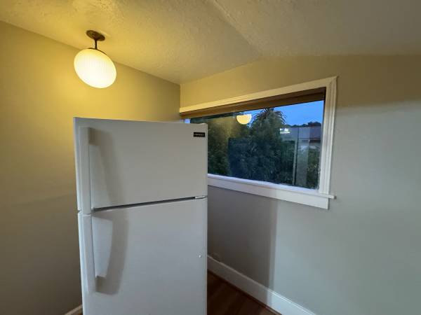 3BR/1BA Apartment on California Street Berkeley Ca 94703 · Berkeley photo 3