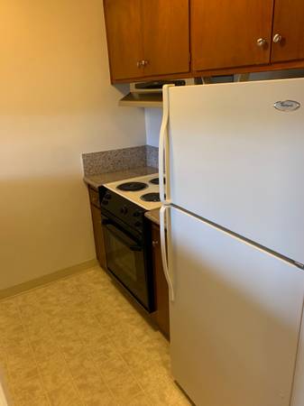 2BR/1BA Apartment · Belmont photo 5