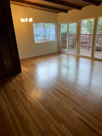 3BR/1BA Duplex on Woodland Ave · San Rafael photo 2