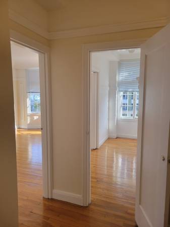 725 Van Ness Ave photo 3