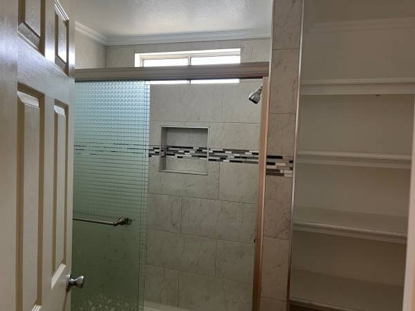2BR/1BA Duplex on Benicia Road · Vallejo photo 4