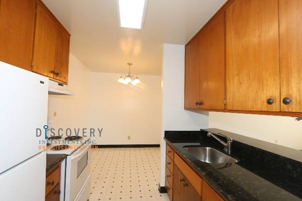 1BR/1BA Apartment on Mcgee Avenue · Berkeley photo 5