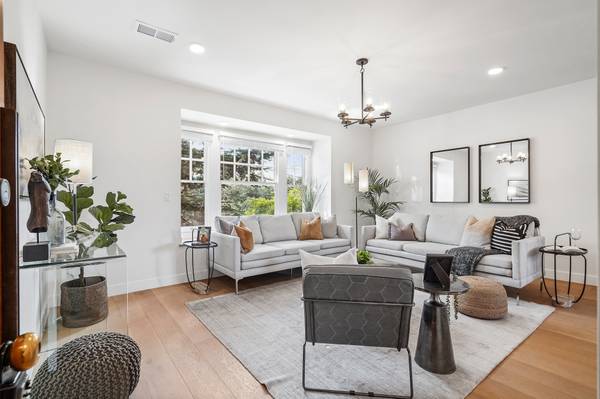 Dogpatch: Expansive Unfurnished Loft W/ Private Balcony, Office Alcove, 2 Bathrooms, Garage Parking &amp; Storage photo 3
