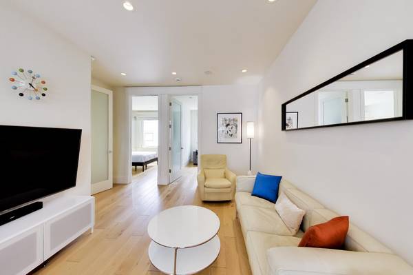 2BR/1BA Condo · San Francisco photo 5