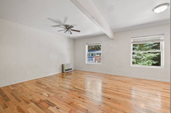 2BR/1BA Apartment · Guerneville photo 3