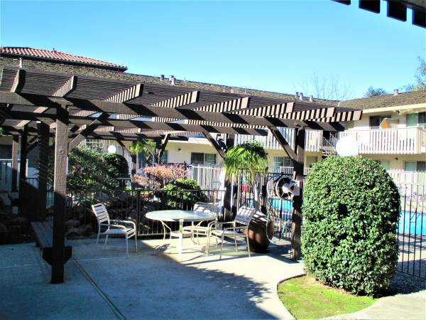 Mark-Williams Apartments photo 2