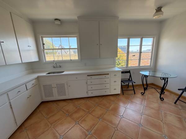 3BR/1BA Duplex · Berkeley photo 4