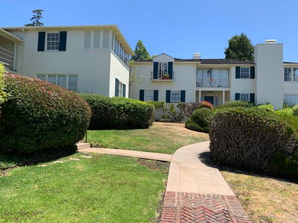 3BR/1BA Duplex · Berkeley photo 3