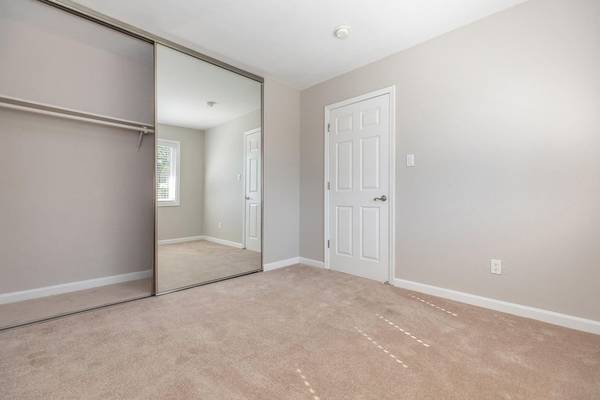 Apartments on Mount Diablo Boulevard · Lafayette photo 3