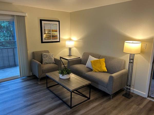 2BR/1BA Apartment on Ravenscourt Ave · San Jose photo 4