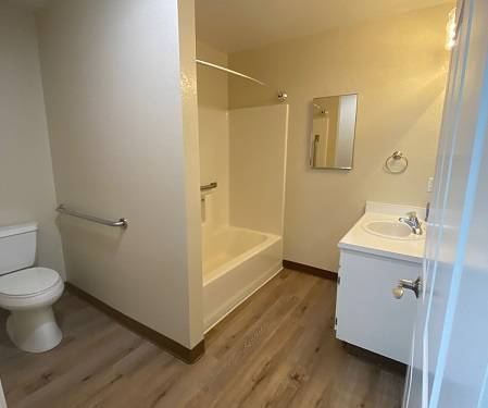 1BR/1BA Apartment on Pinercrest Drive · Santa Rosa photo 5