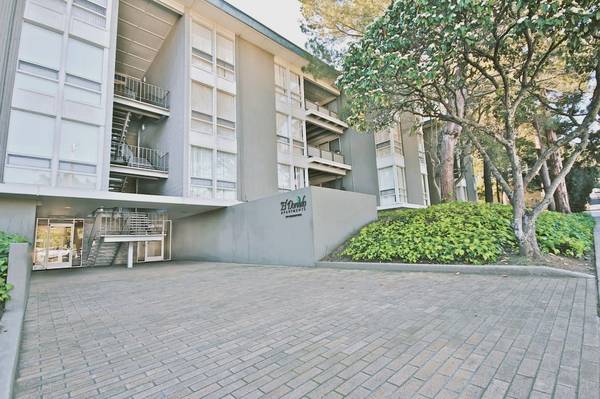 2BR/2BA Apartment on Carlmont Drive · Belmont photo 2