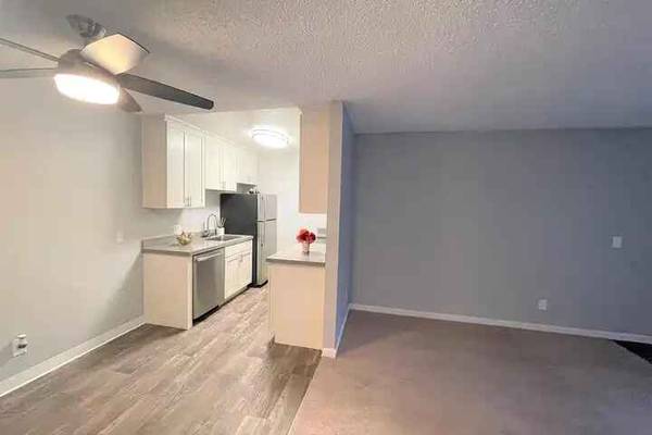Sunnyvale Town Center Apartments photo 2