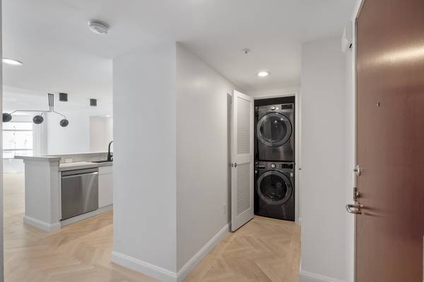 403 Main St, San Francisco (Apartment) photo 2