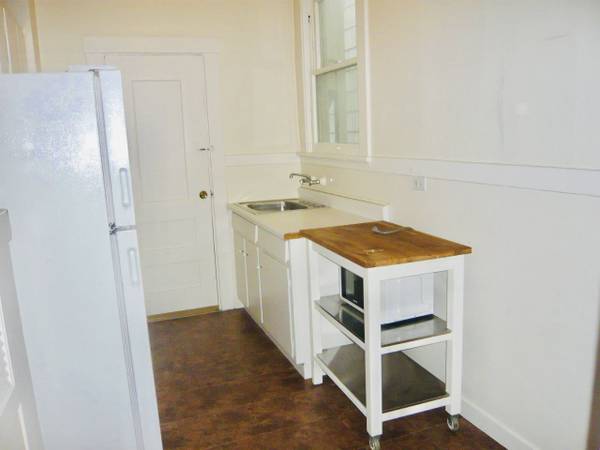 0BR/1BA Apartment on Sacramento Street · San Francisco photo 4