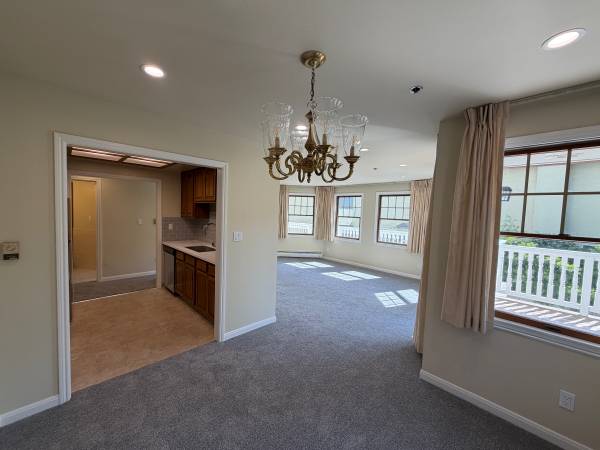 2BR/2BA Apartment · San Carlos photo 3