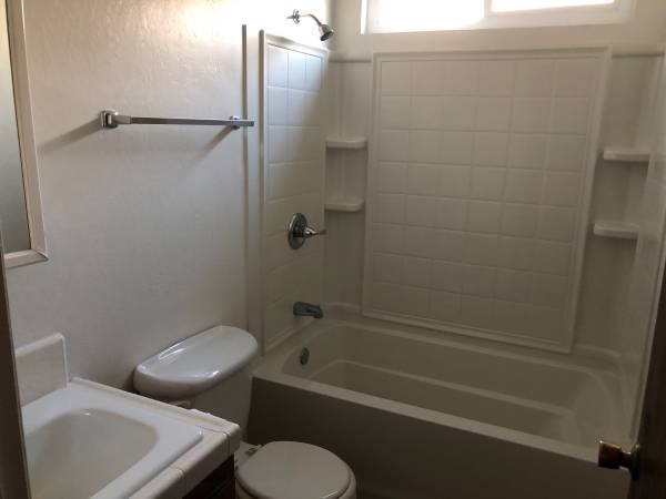 2BR/1BA Condo on Caputo Ct · Hollister photo 3