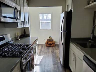 1BR/1BA Single Family House on Laurel St · Napa photo 3
